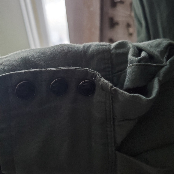 Buttonup - Picture 4 of 6